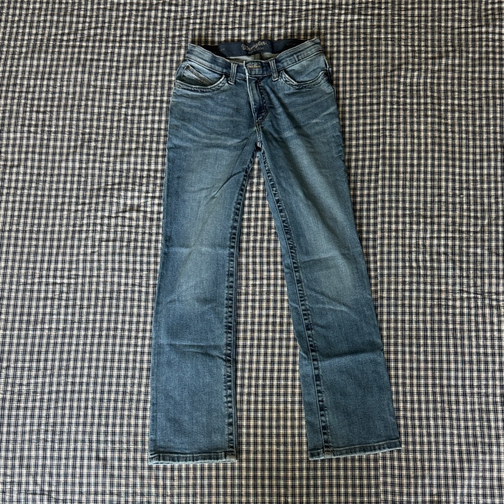 Wrangler Women's Boot Cut Jeans in Medium Blue Wash